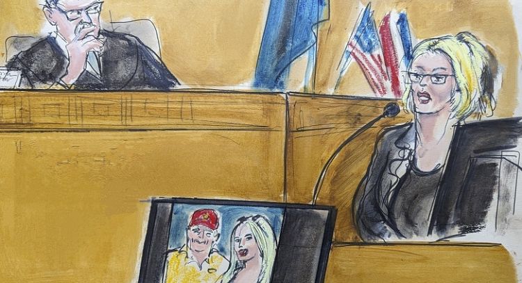 Describe la actriz porno Stormy Daniels ante la corte su encuentro con Trump