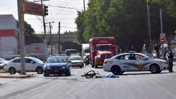 Muere ciclista atropellado por una pipa en el bulevar Vicente Valtierra de León