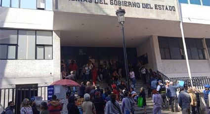León: Van a Registro Civil del Centro para hacer trámite y los dejan fuera por sobrecupo