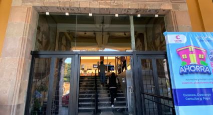 Más de $90 mil costó la nueva puerta de la Presidencia Municipal de Celaya