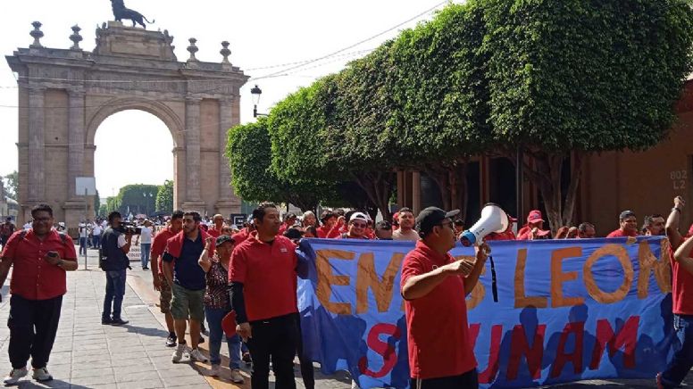 Demandan afiliados a la UNT mejoras salariales en marcha por el Día del Trabajo en León