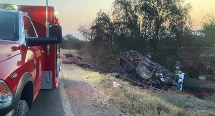 Chocan dos camionetas en carretera estatal a Abasolo, hay 3 muertos y 3 heridos