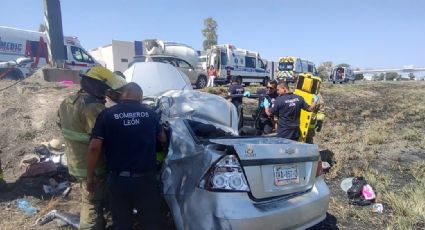 Rescatan a cuatro personas tras accidente en la carretera León-Aguascalientes