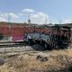 Tren embiste y arrastra camión de transporte de personal en Celaya