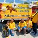 Desfile lleno de dulzura: Apicultores invitan a 'cuidar mucho' a las abejas en riesgo de desaparecer