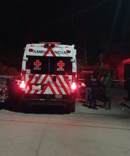 Hombre es atacado a balazos afuera de su casa en León; recibe rozón en el brazo